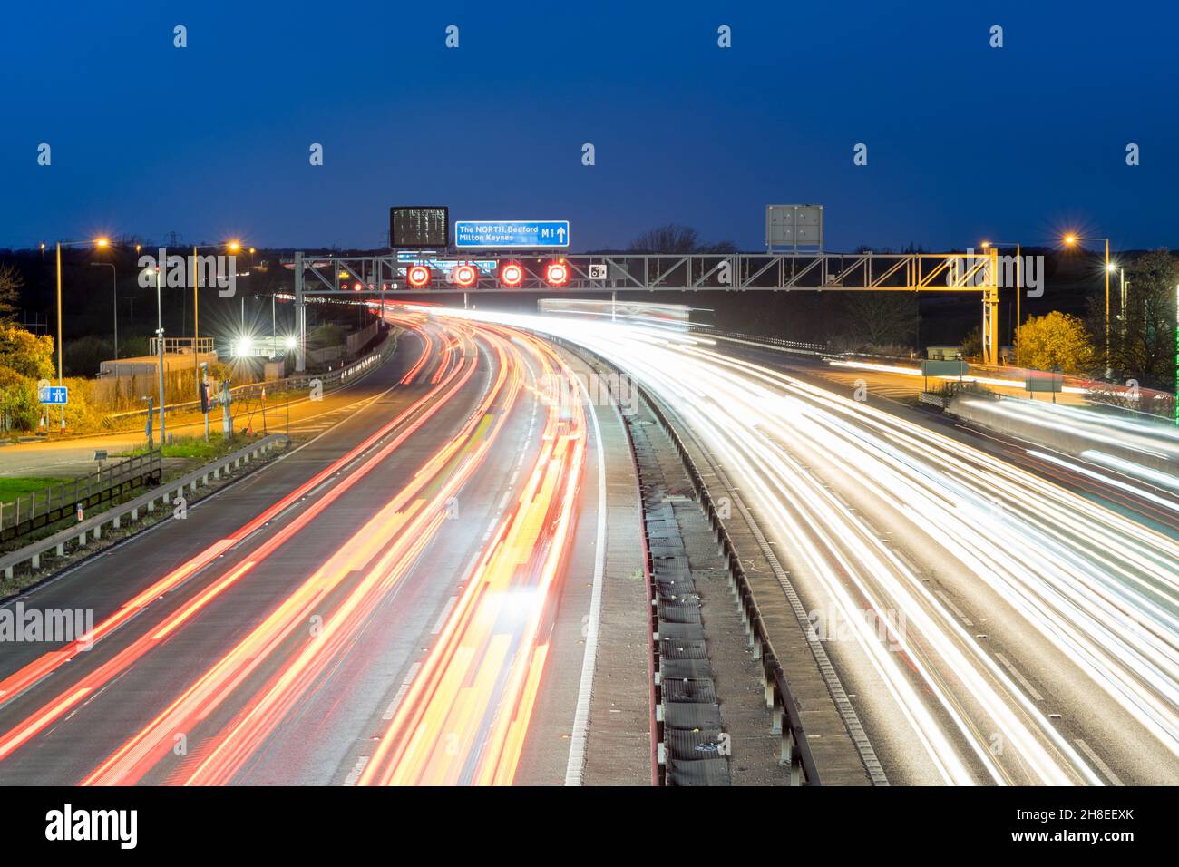 M1 road sign the north hi-res stock photography and images - Alamy