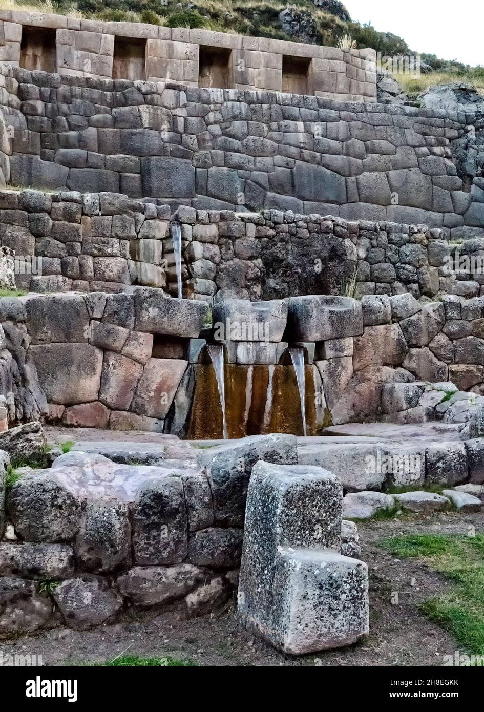 Inca fountain at the ruins of Tambomachay Stock Photo