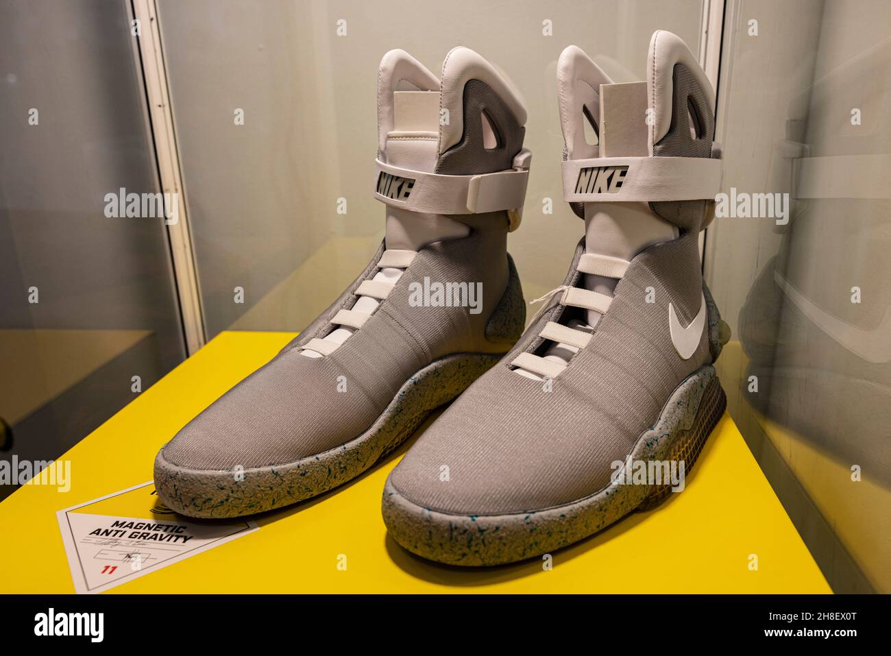 nike magnetic anti gravity shoes Off 64% - www.loverethymno.com