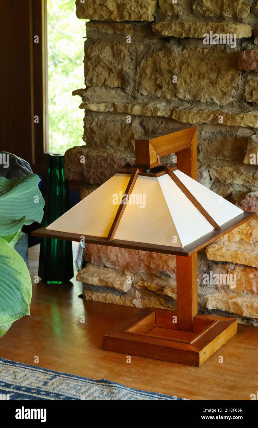 Taliesin house interior. Table lamp. Architecture and decor design by Frank  Lloyd Wright. Frank Lloyd Wright Foundation. Taliesin Preservation LLC. S  Stock Photo - Alamy