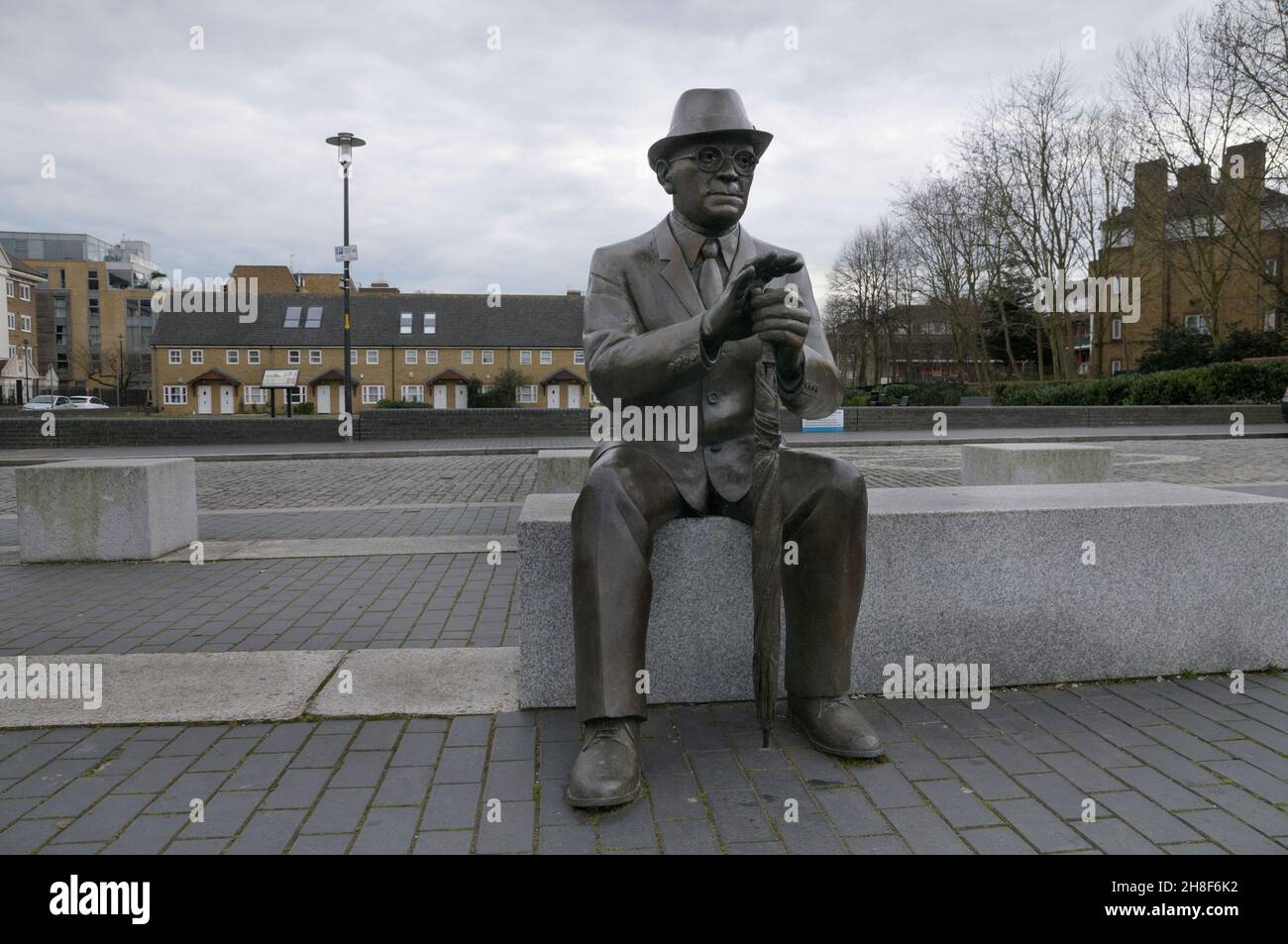 Statue of Dr Alfred Salter (1873-1945), part of Dr Salter's Daydream, Bermondsey Wall East, London, England, UK Stock Photo