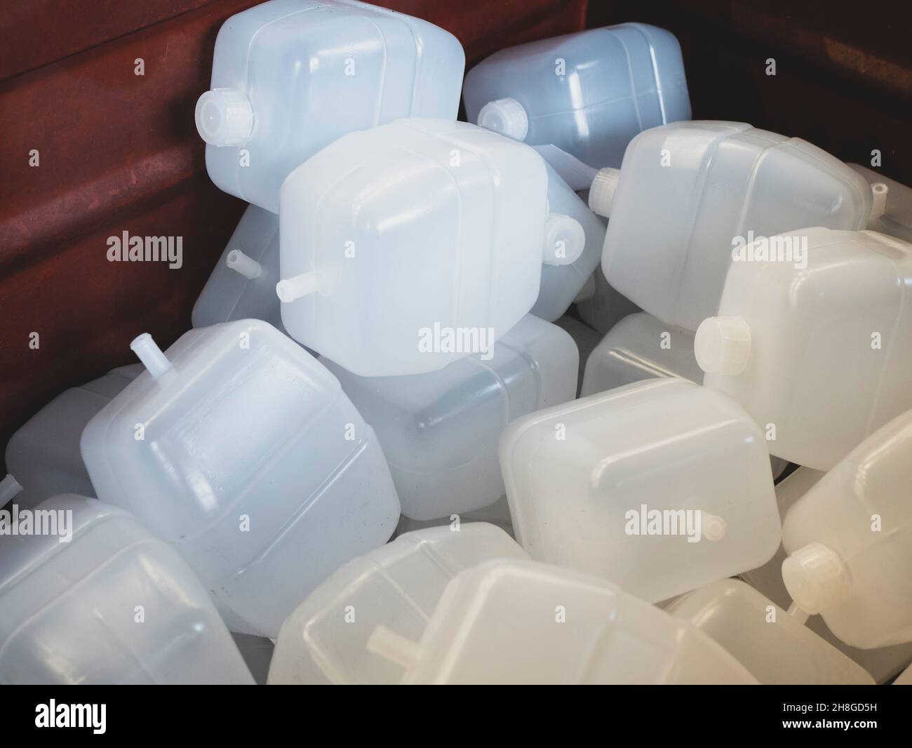 Radiator expansion tanks. Manufacture of coolant reservoir tanks ...