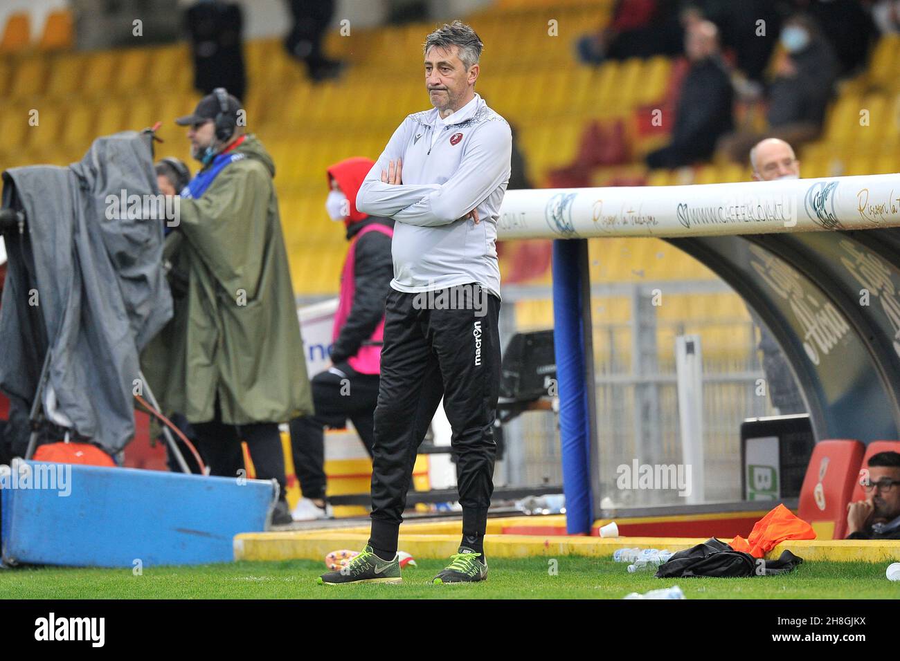 Alfredo Aglietti coach of Reggina, during the match of the Italian Serie A championship between Benevento vs Reggina, final result Benevento 4, Reggin Stock Photo