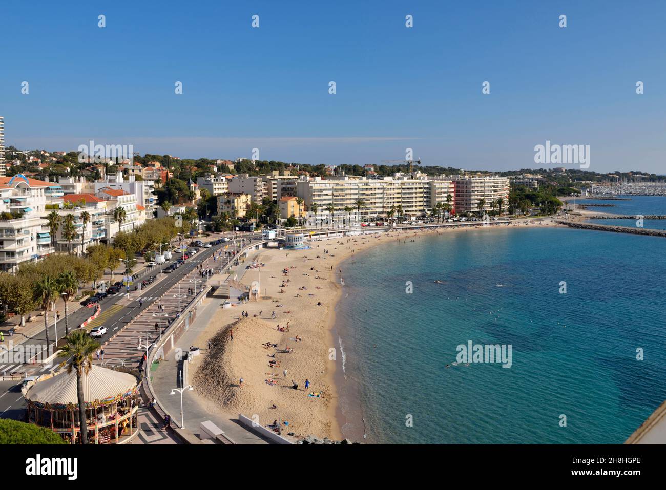 France, Var, Saint-Raphaël, Veillat beach and the promenade de Lattre de Tassigny (aerial view) Stock Photo
