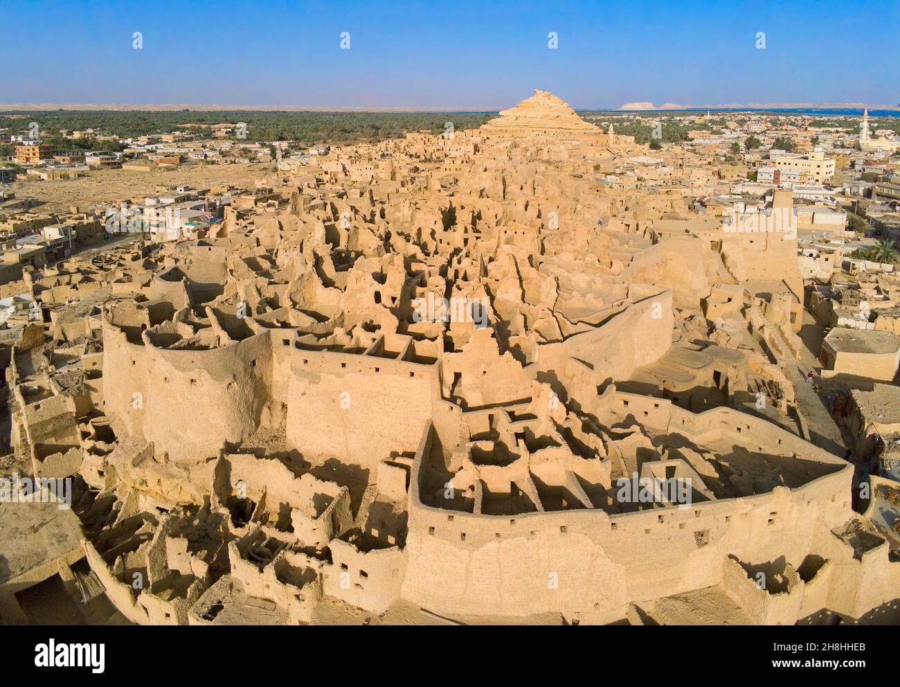 Egypt, Libyan desert, governorate of Marsa Matruh, Siwa oasis, the former capital-forteress of Shali (aerial view) Stock Photo