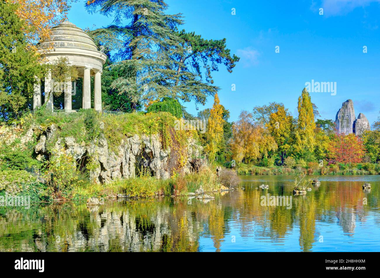 France, Paris, Bois de Vincennes, Daumesnil lake in autumn Stock Photo