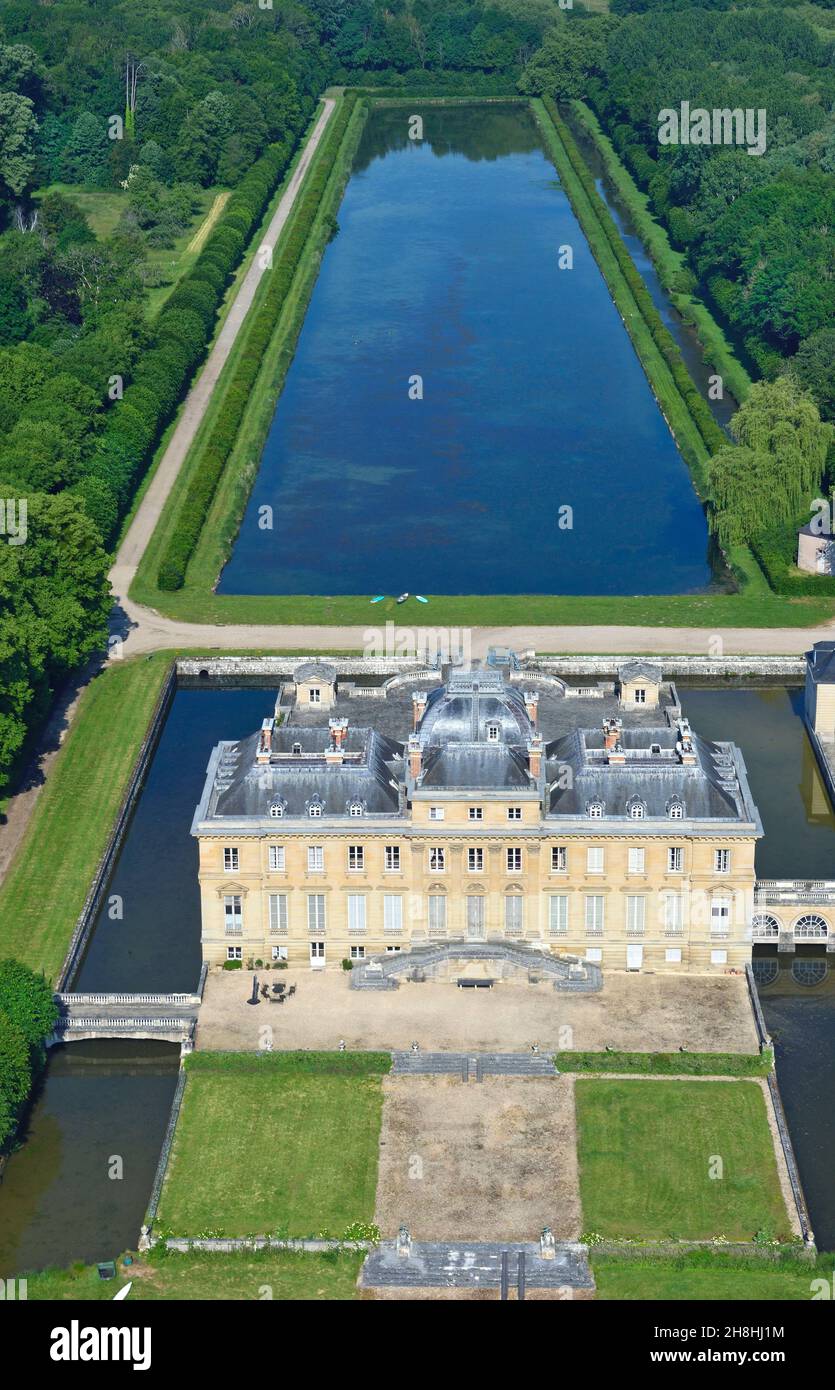 France, Essonne, Le Val-Saint-Germain, the castle of le Marais (aerial view) Stock Photo