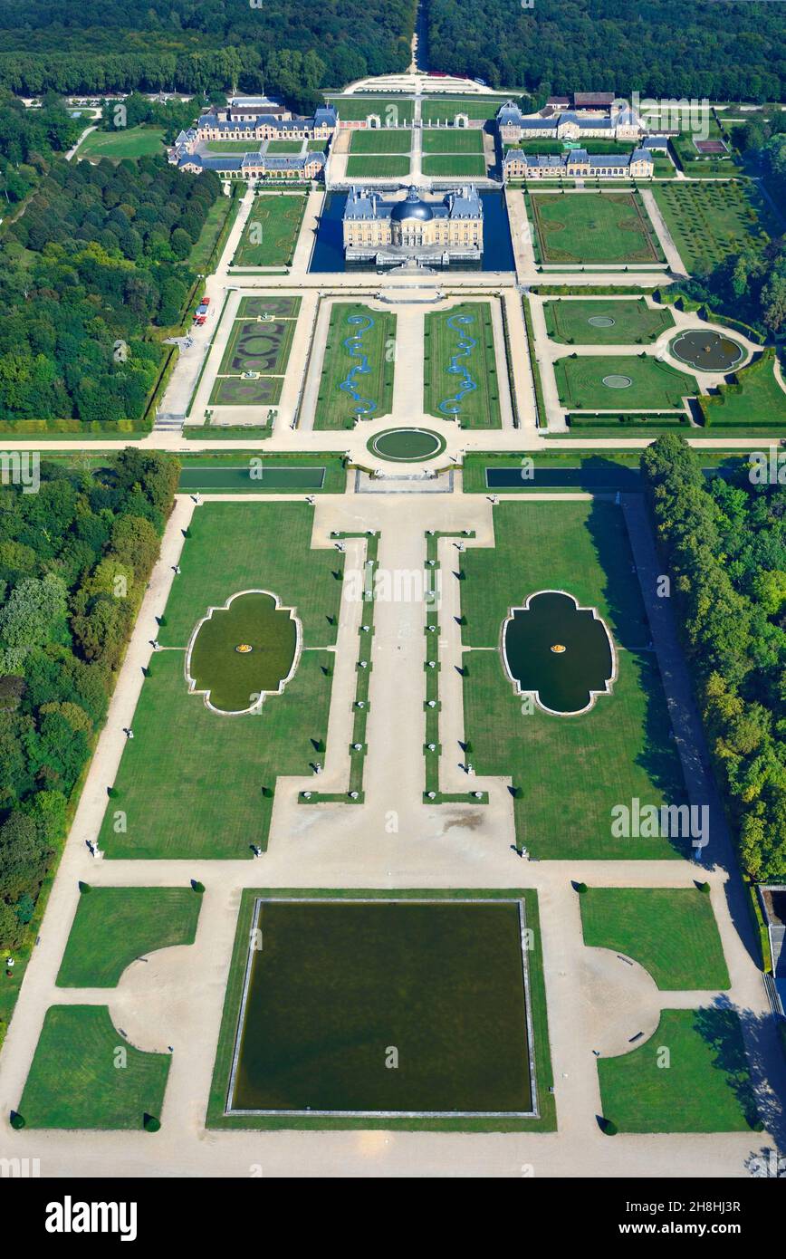 France, Seine-et-Marne, Maincy, the castle of Vaux-le-Vicomte (aerial view) Stock Photo