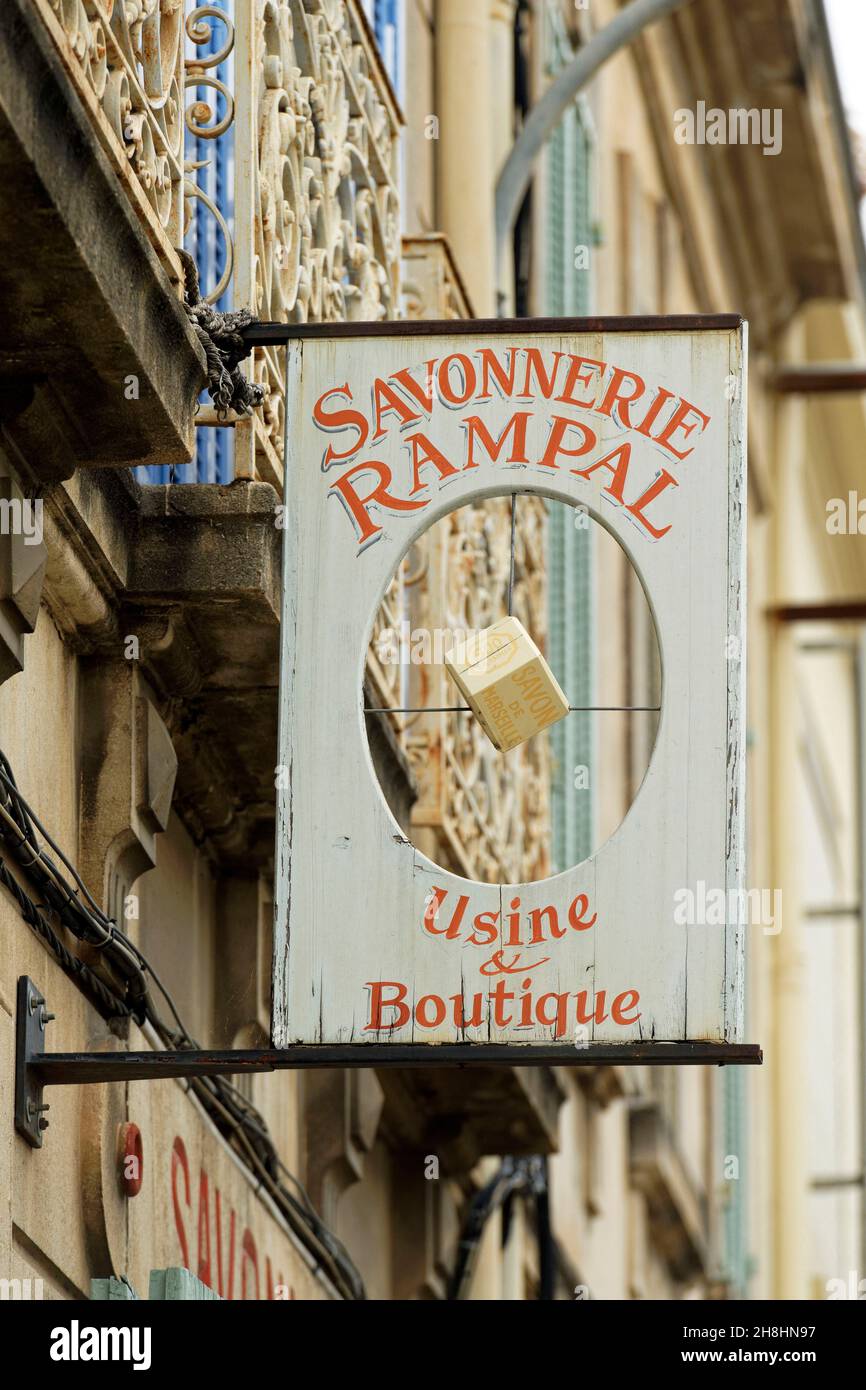 Marseille soap shop hi-res stock photography and images - Page 4 - Alamy