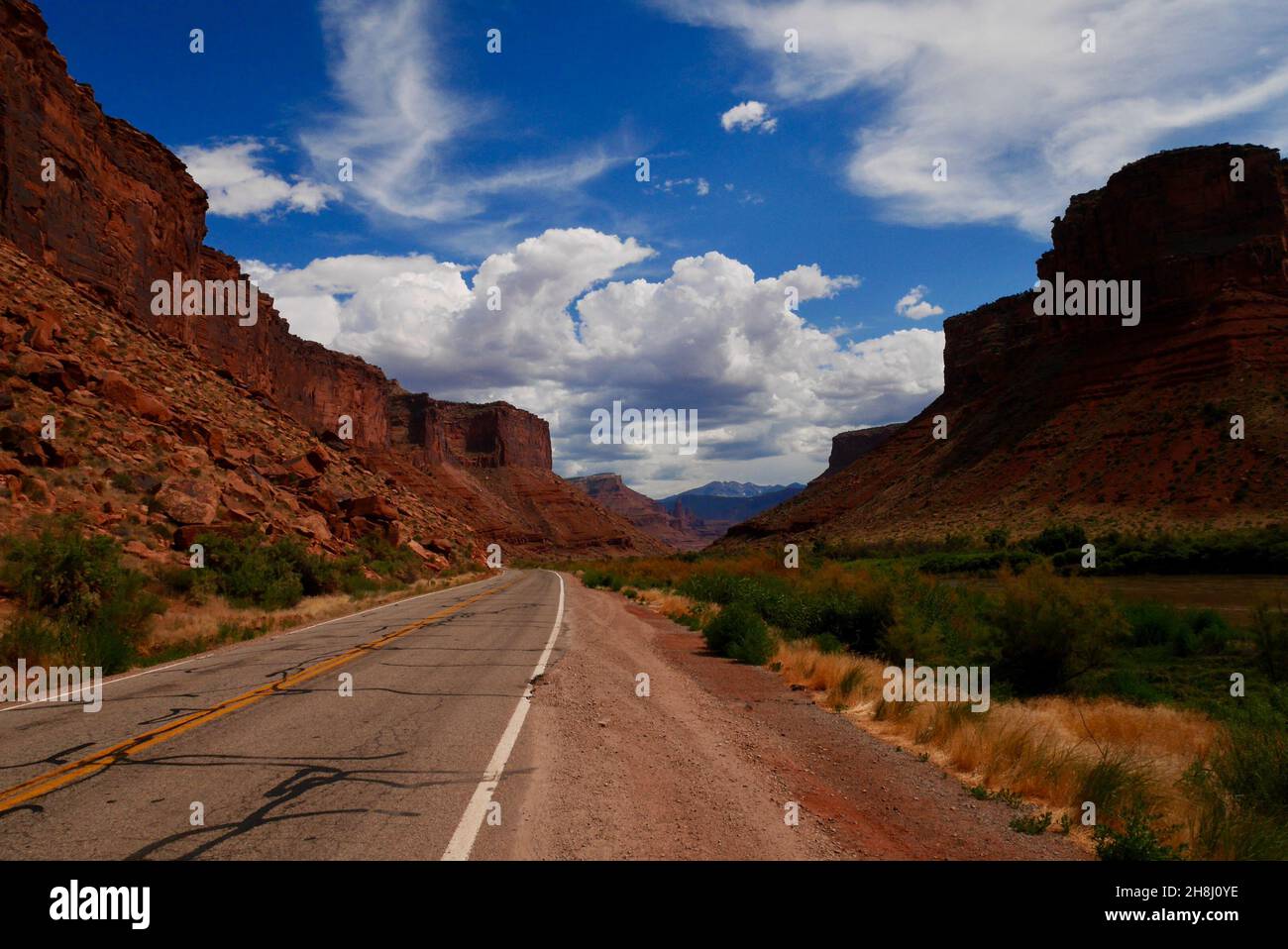 Scenic drive in Utah. Fascinating canyons and sandstone formations close to Moab Stock Photo Alamy