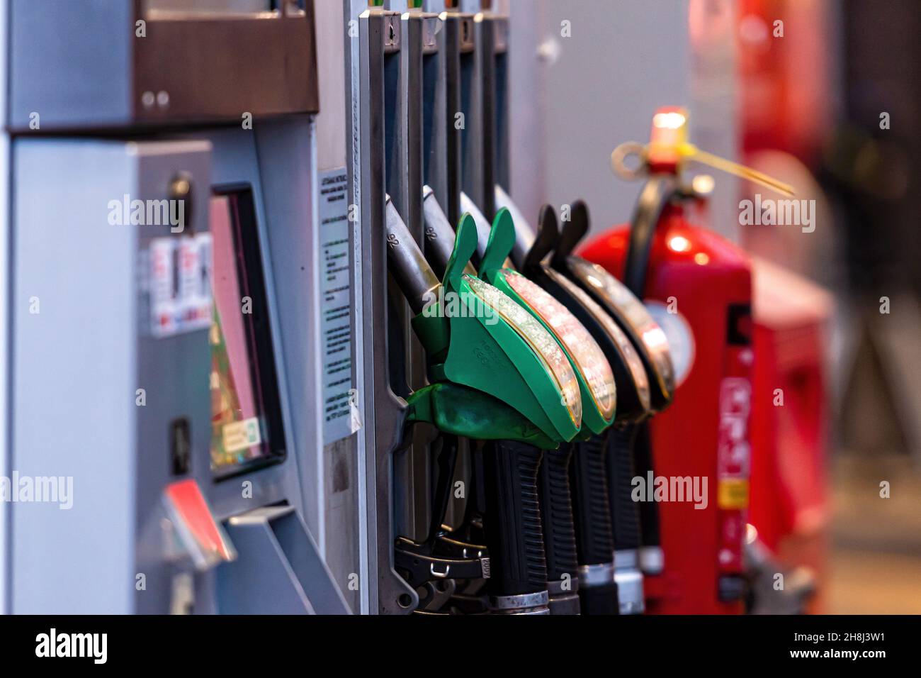 Circle k gas pump with car hires stock photography and images Alamy