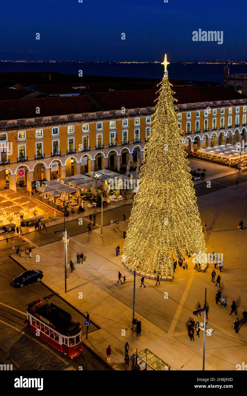 Christmas lights in Lisbon Stock Photo - Alamy