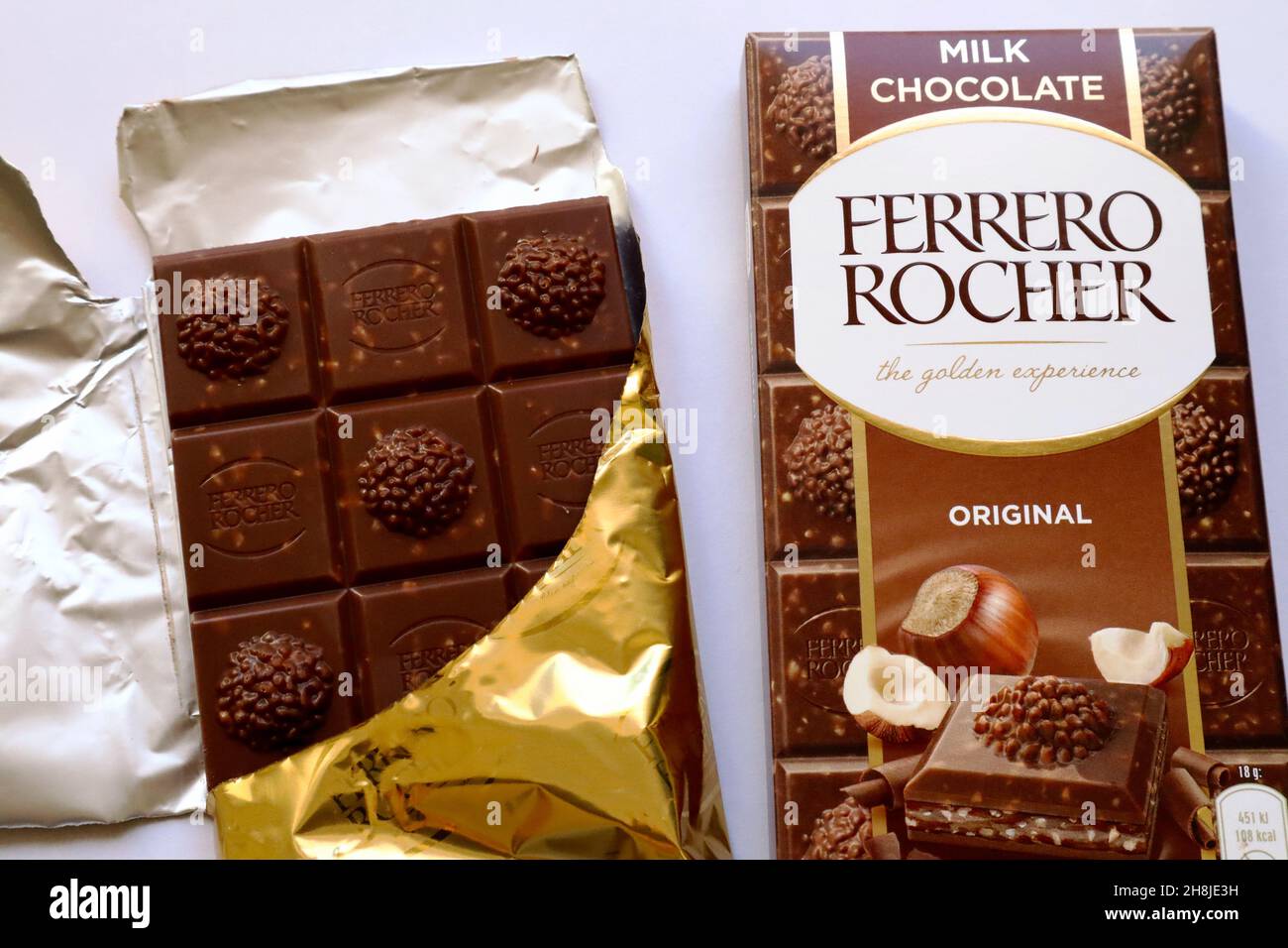 FERRERO ROCHER premium Chocolate bar Stock Photo - Alamy
