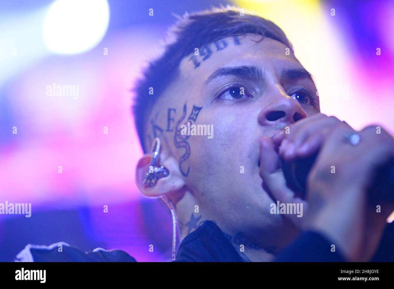 Buenos Aires, Argentina. 29th Nov, 2021. Elian Ángel Valenzuela, commonly known as L-Gante, performs on stage during a music concert at the Luna Park Stadium in Buenos Aires. Credit: SOPA Images Limited/Alamy Live News Stock Photo