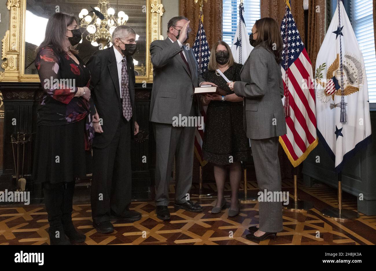 Washington, United States. 30th Nov, 2021. United States Vice President Kamala Harris, right, ceremonially administers the oath of office to David L Cohen, center, to be Ambassador Extraordinary and Plenipotentiary of the United States of America to Canada in the Vice President's Ceremonial Office in the Eisenhower Executive Office Building in Washington, DC on Tuesday, November 30, 2021. From left to right: Nancy S. Cohen, sister Arthur S. Cohen, father Ambassador Cohen Rhonda R. Cohen, spouse and VP Harris. Photo by Ron Sachs/UPI Credit: UPI/Alamy Live News Stock Photo