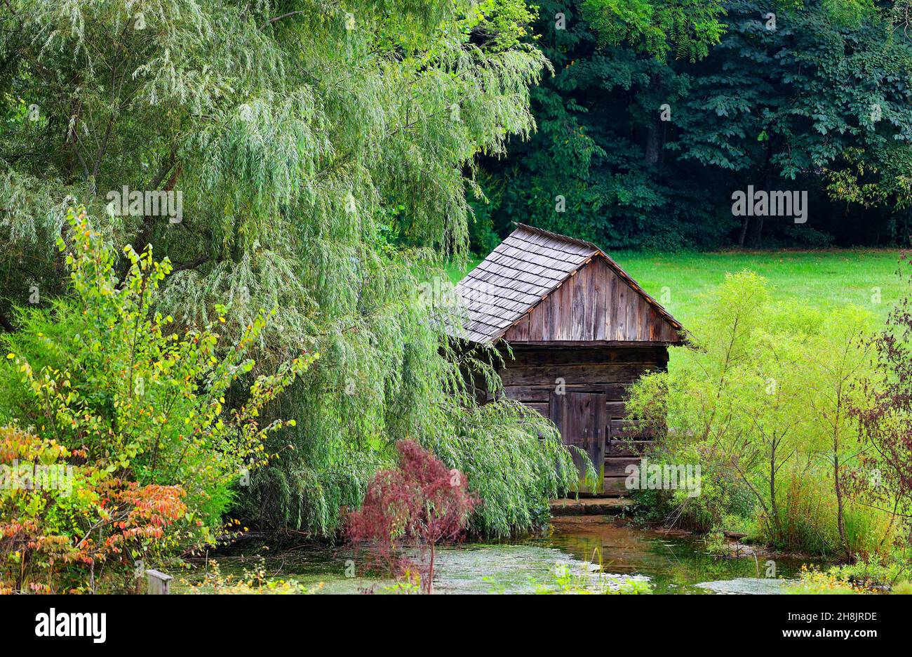 Storing building hires stock photography and images Alamy