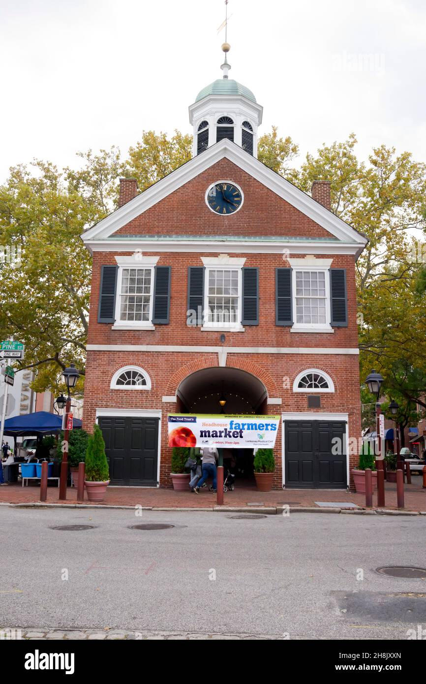 18th Century market house in Head House Square, in Society Hill, Philadelphia, Pennsylvania, USA Stock Photo