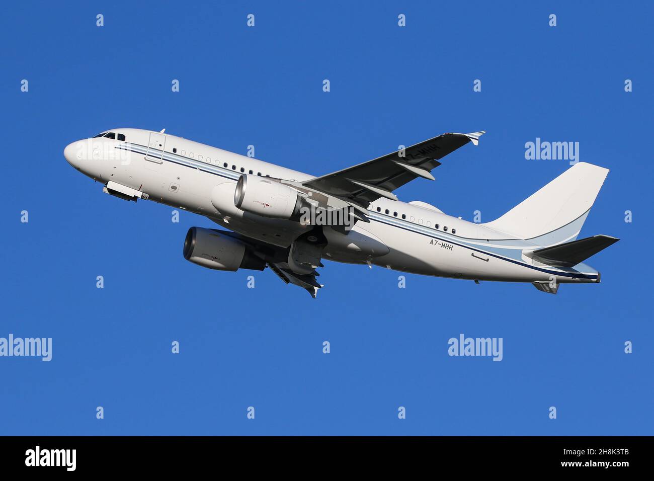 Qatar Airways (Qatar Amiri Flight) Airbus ACJ319 (A319-133/CJ) (A7