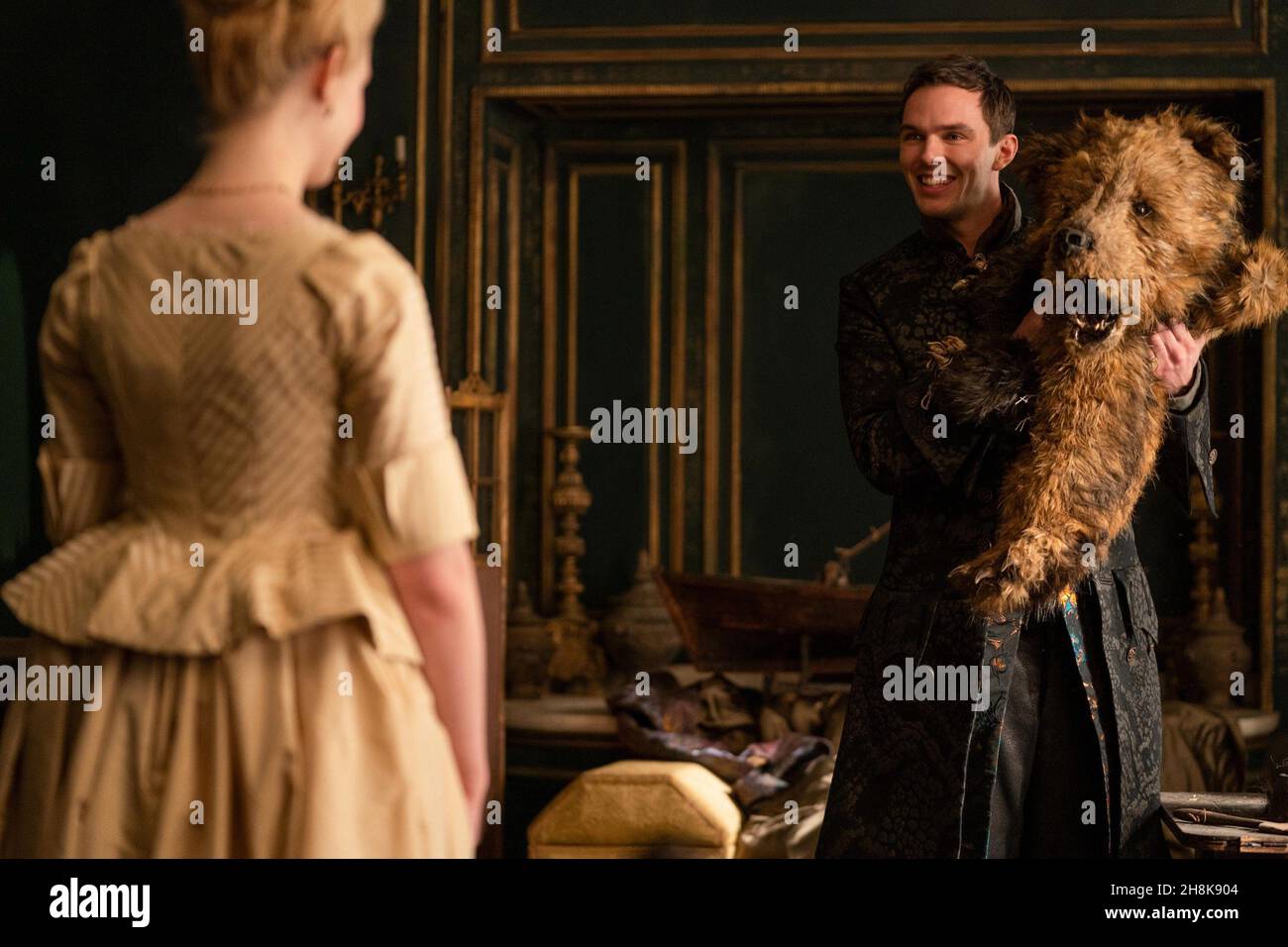 THE GREAT, from left: Elle Fanning, Nicholas Hoult, The Devil's Lunch