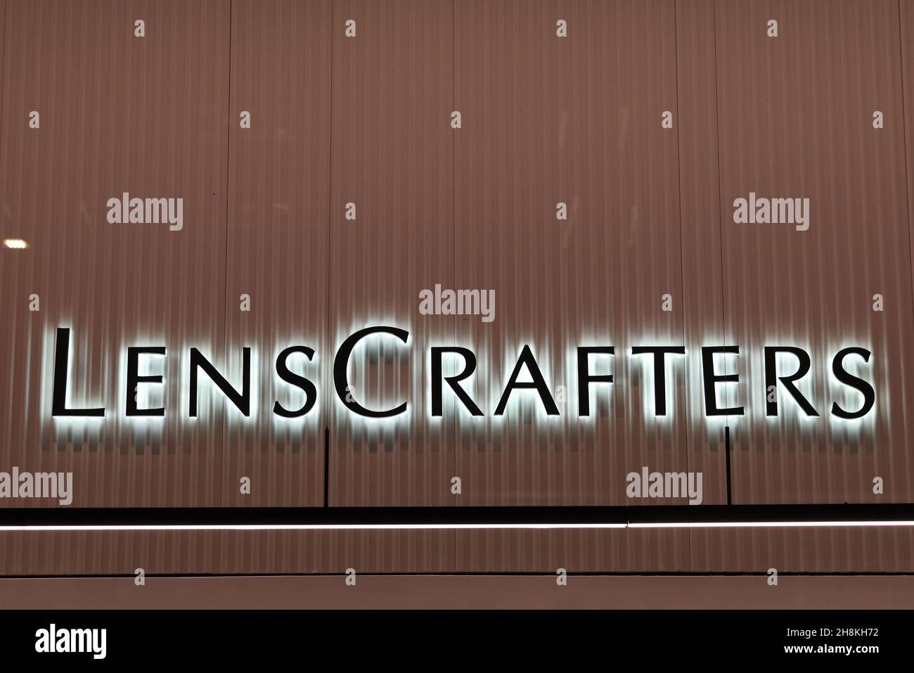 Essilorluxottica sa hires stock photography and images Alamy
