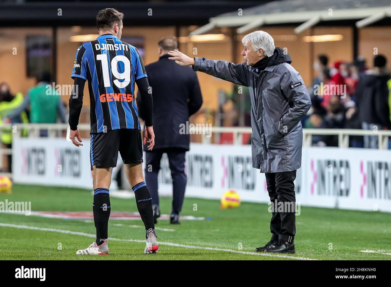 Bergamo, Italy, 30 November, 2021. Gian Piero Gasperini head coach for Atalanta B.C. and Berat Djimsiti defender for Atalanta B.C. during the Serie A football match between Atalanta and Venezia. Credit: Stefano Nicoli/Speed Media/Alamy Live News Stock Photo