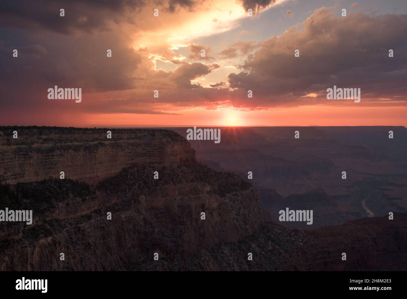 Grand canyon arizona clouds storm hi-res stock photography and images ...