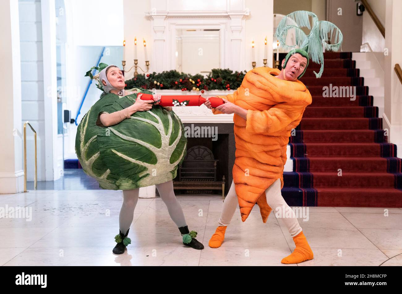 Cast members (from left) Sita Pieraccini and Richard Conlon get into character ahead of their show 'Christmas Dinner' at the Lyceum Theatre, Edinburgh, which will run from 6 December 2021 - 2 January 2022. Picture date: Tuesday November 30, 2021. Stock Photo