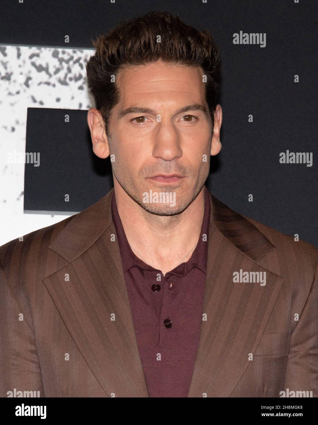 Jon Bernthal: Hollywood Heartthrob And Commanders Superfan - r2amu2a