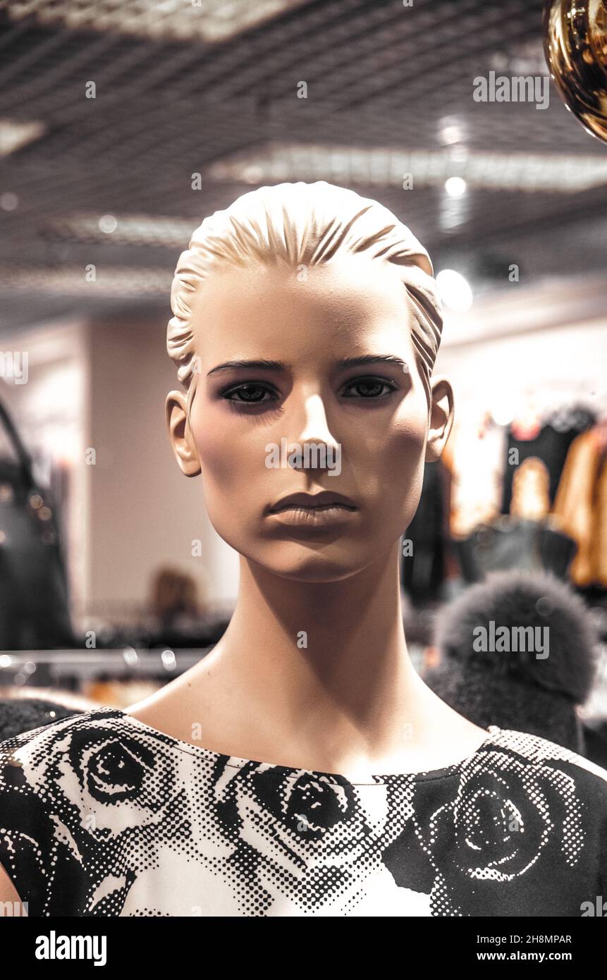 Woman mannequin, fashion shop Stock Photo Alamy