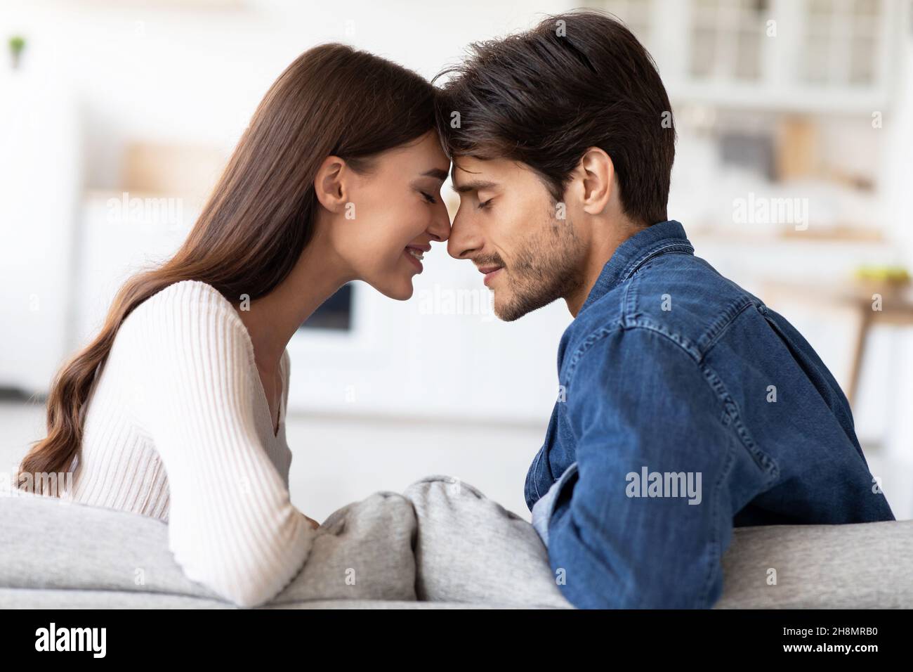 Romantic moment hi-res stock photography and images - Page 3 - Alamy