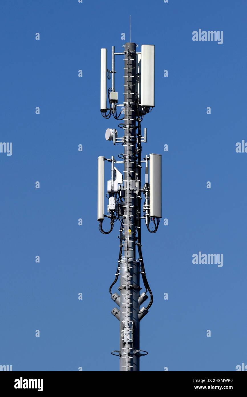 5g antenna hi-res stock photography and images - Alamy