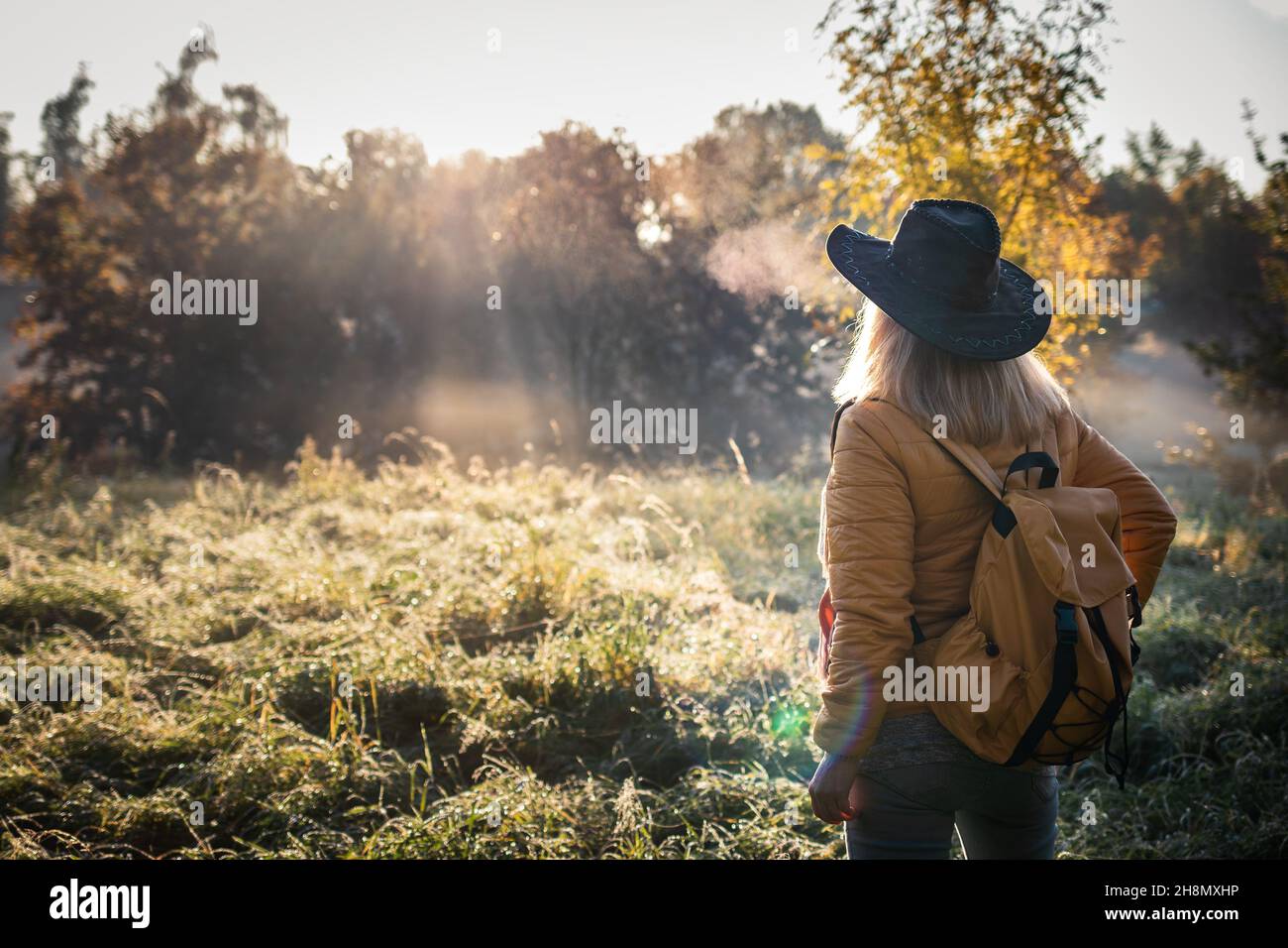 Woman enjoying nature hiking hi-res stock photography and images - Alamy