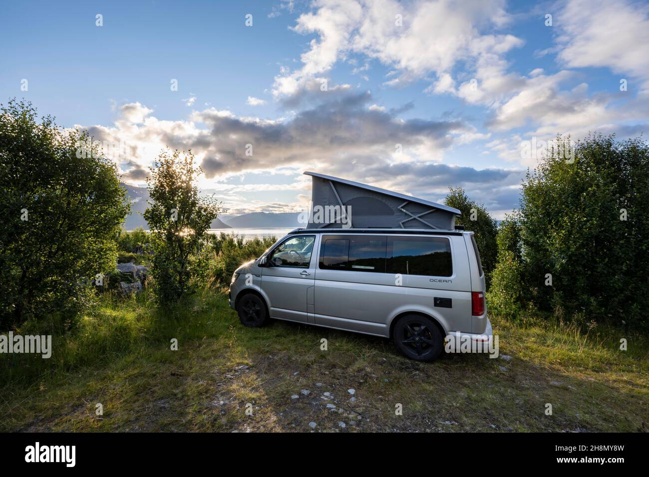 Camper, VW California, Lyngen, Ullsfjord, Troms og Finnmark, Norway Stock Photo