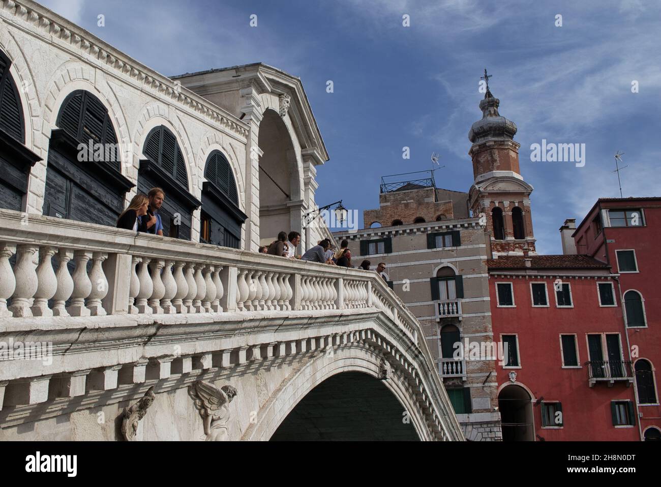 Closeup rialto bridge rialto venice hi-res stock photography and images ...
