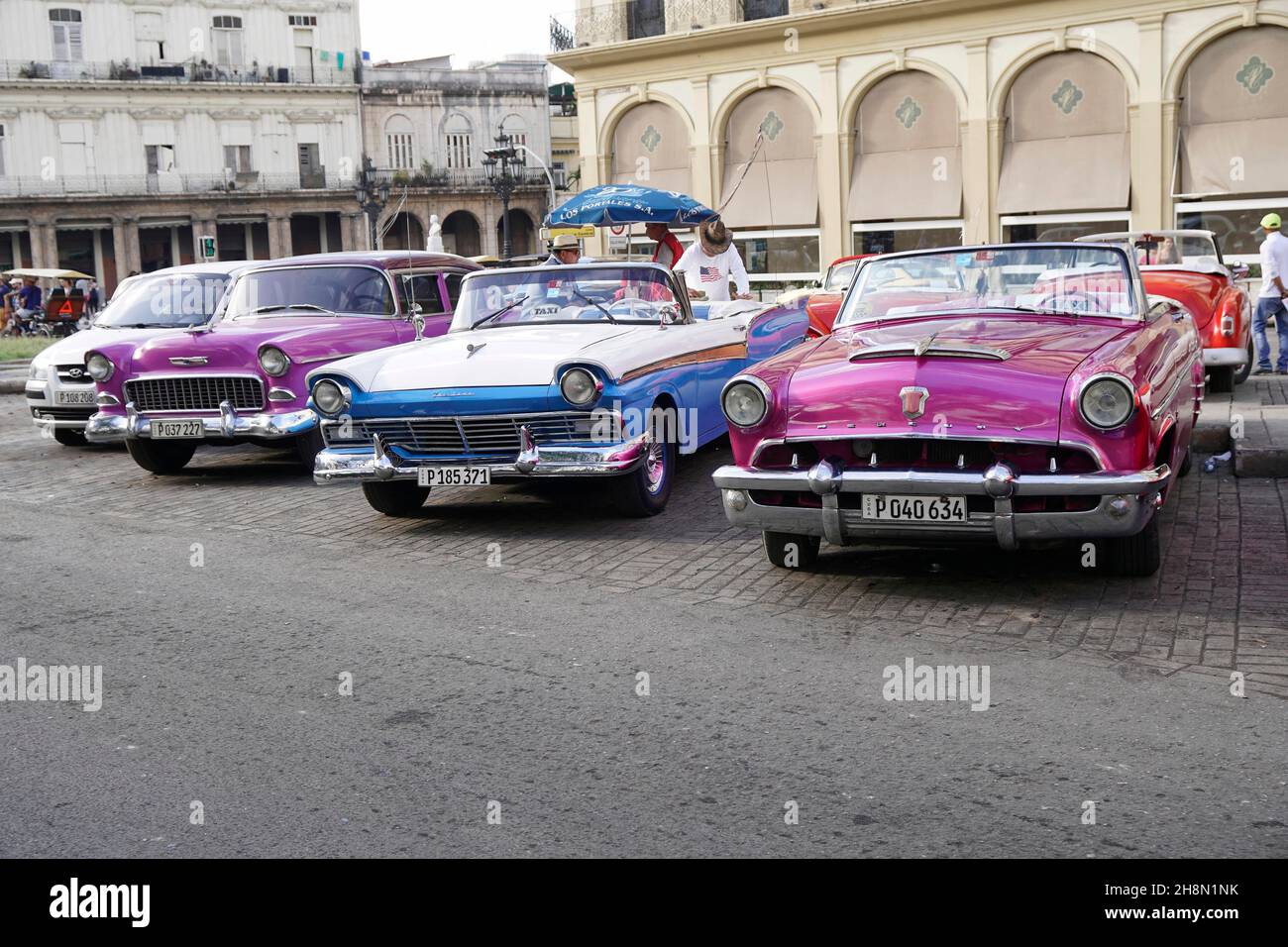American convertibles of the 1950s, in Havana, Cuba Stock Photo Alamy