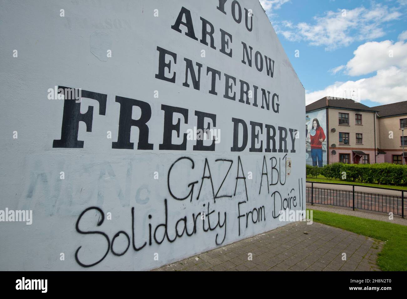 Most famous mural, political mural from the time of the IRA resistance, Bogside Catholic Quarter, Derry-Londonderry, Ulster Province, Northern Ireland Stock Photo
