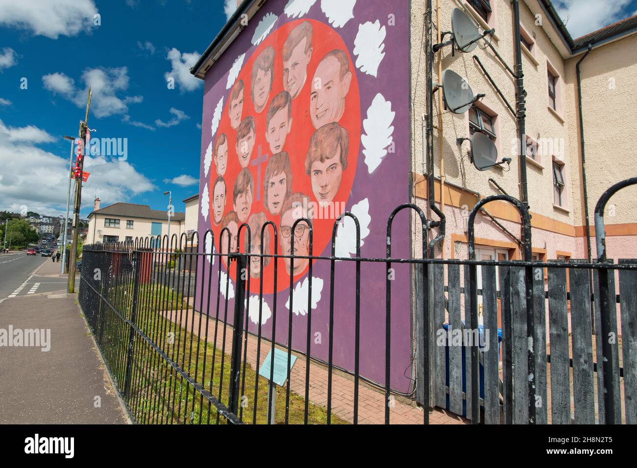 Northern Ireland conflict, mural, political mural from the time of the IRA resistance, Bogside district, Derry-Londonderry, Ulster province, Northern Stock Photo