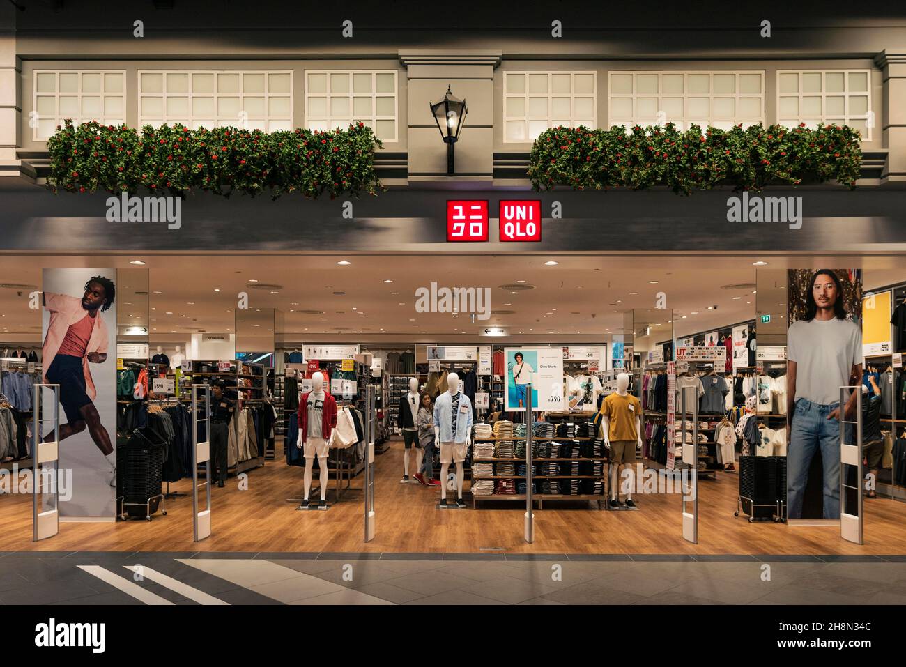 UNIQLO Shop at Terminal 21, Pattaya, Thailand Stock Photo - Alamy