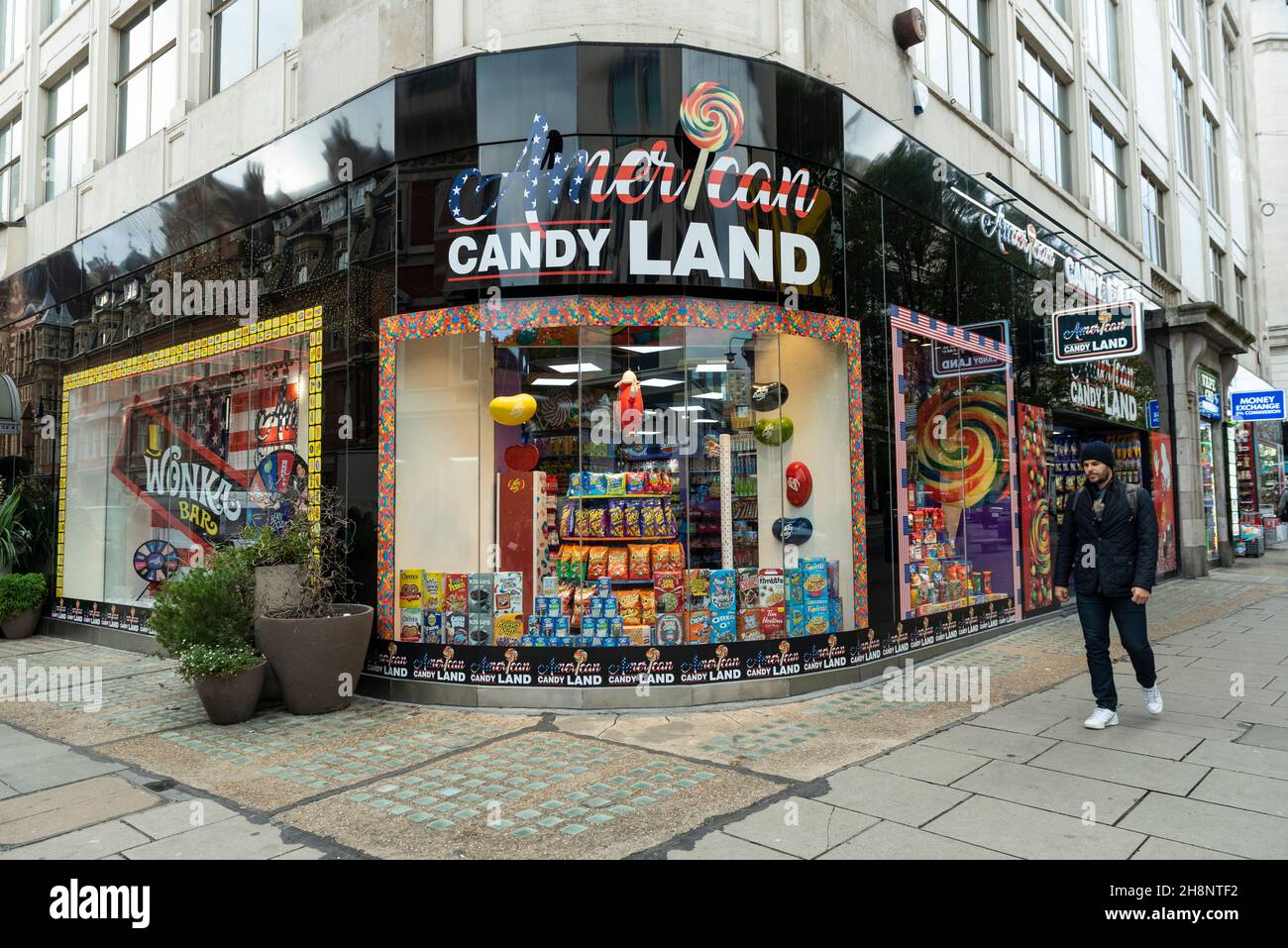 London, UK.  1 December 2021. The exterior of an American-style “candy” store on Oxford Street.  Campaign group Action on Sugar has expressed concern that the increase in the number of such shops opening in the UK, often in economically deprived areas, will give rise to increased childhood obesity and tooth decay such is the sugar content in the products.  The stores occupy space previously occupied by fashion stores or electrical stores which closed due to the pandemic and Brexit benefiting from lower rents. Credit: Stephen Chung / Alamy Live News Stock Photo