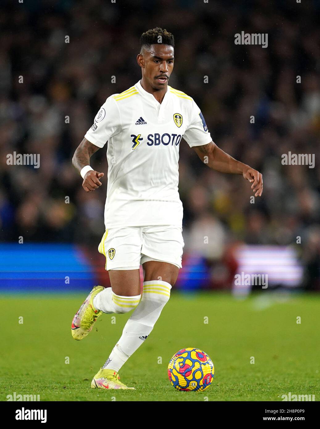 Leeds United's Junior Firpo during the Premier League match at Elland Road, Leeds. Picture date: Tuesday November 30, 2021. Stock Photo