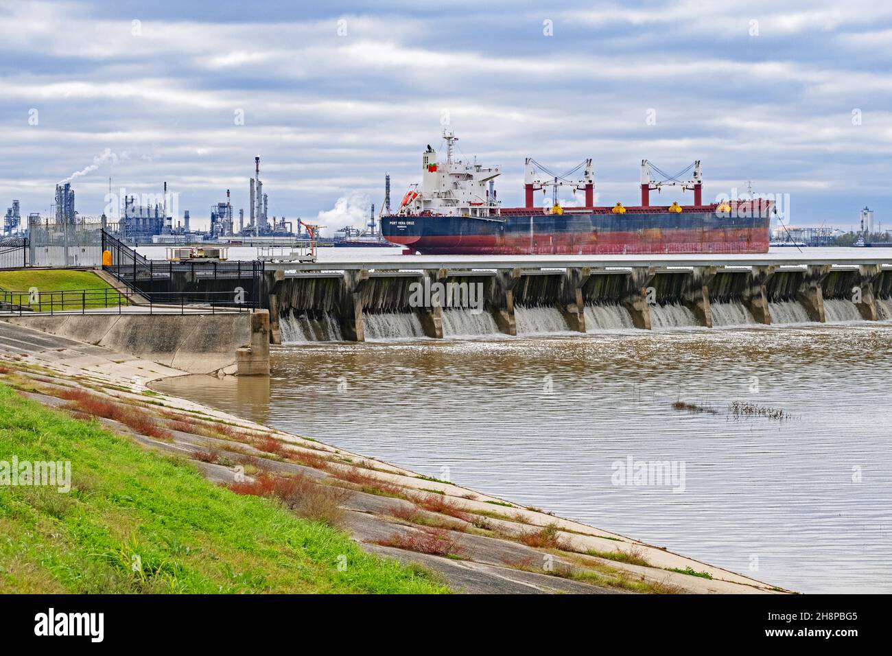 Bonnet Carré Spillway at St. Charles Parish allows floodwaters from the Mississippi River to flow into Lake Pontchartrain, Louisiana, United States Stock Photo