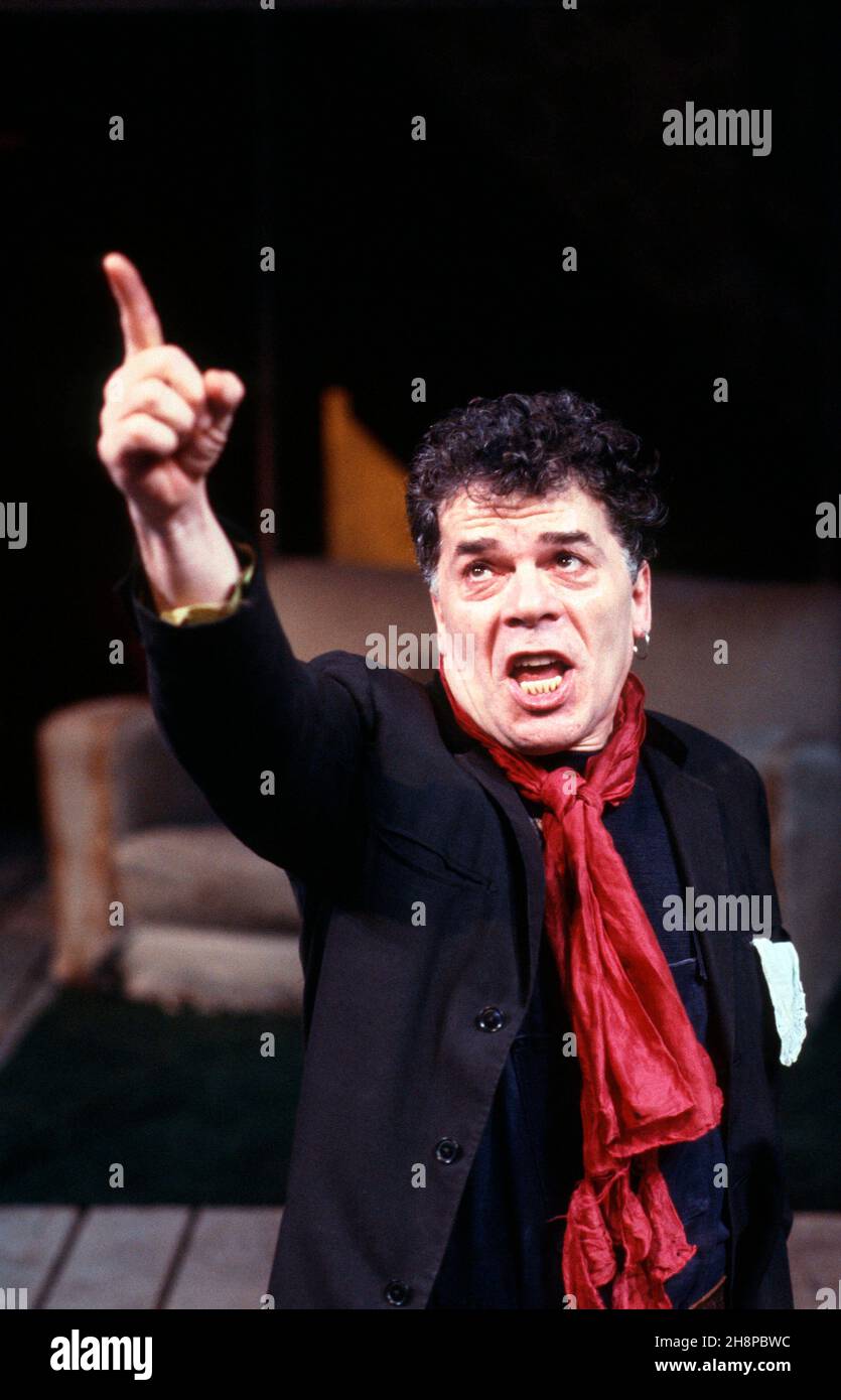 ROAD by Jim Cartwright design: Paul Brown lighting: Christopher Toulmin director: Simon Curtis  Ian Dury (Scullery) Royal Court Theatre, London SW1  26/01/1987 Stock Photo
