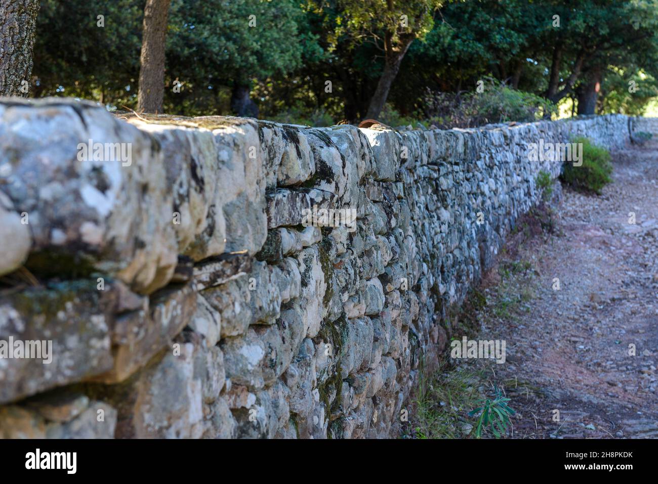 mur de pierres. Stone wall Stock Photo