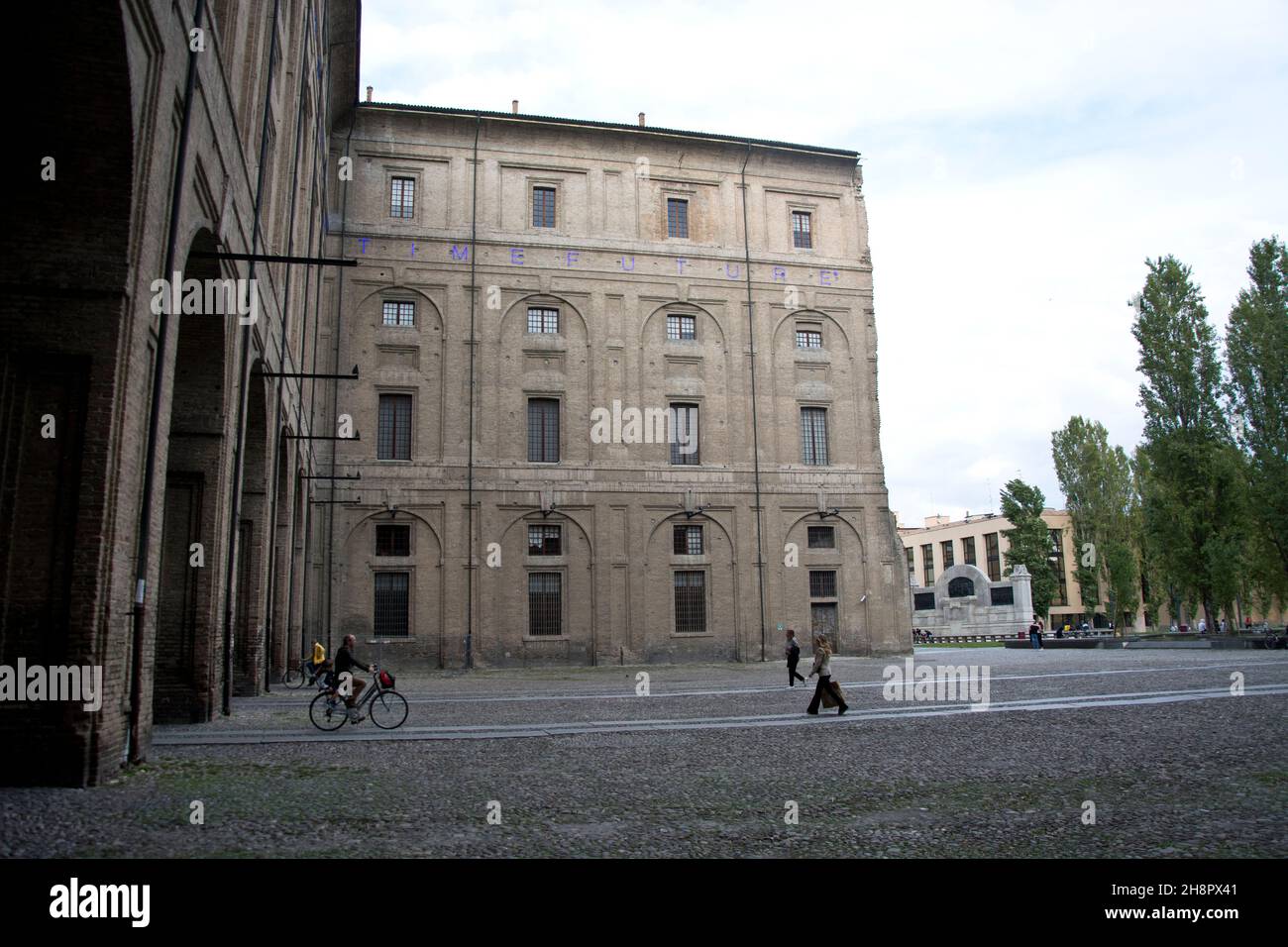 Vorplatz des berühmten Palazzo della Pilotta in Parma Stock Photo