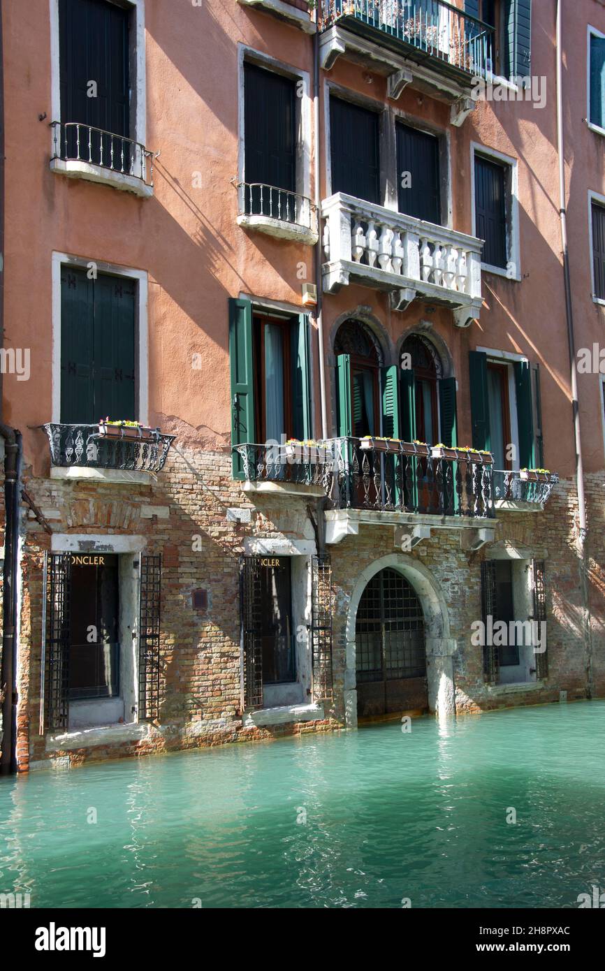 Eindrücke aus den Kanälen Venedigs Stock Photo - Alamy