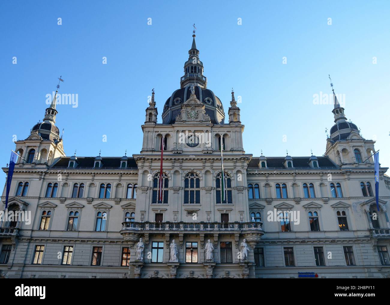 Erzherzog johann fountain monument hi-res stock photography and images ...