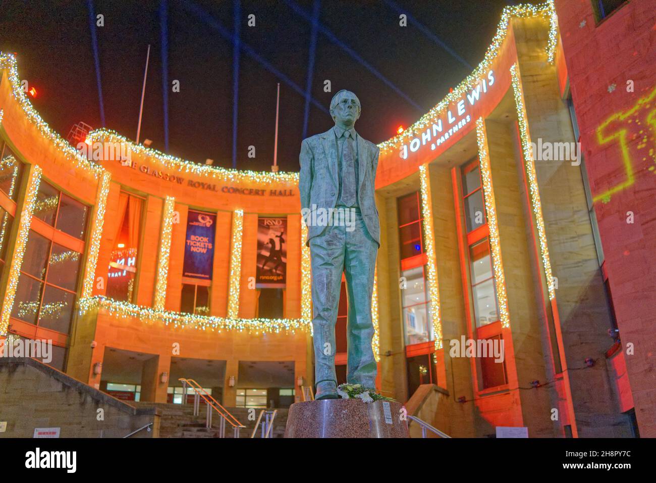 Glasgow, Scotland, UK 1st December, 2021. Glasgow lights up the city