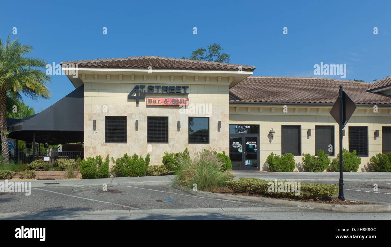 Downtown district bar and grill in Lake Mary, Florida Stock Photo Alamy