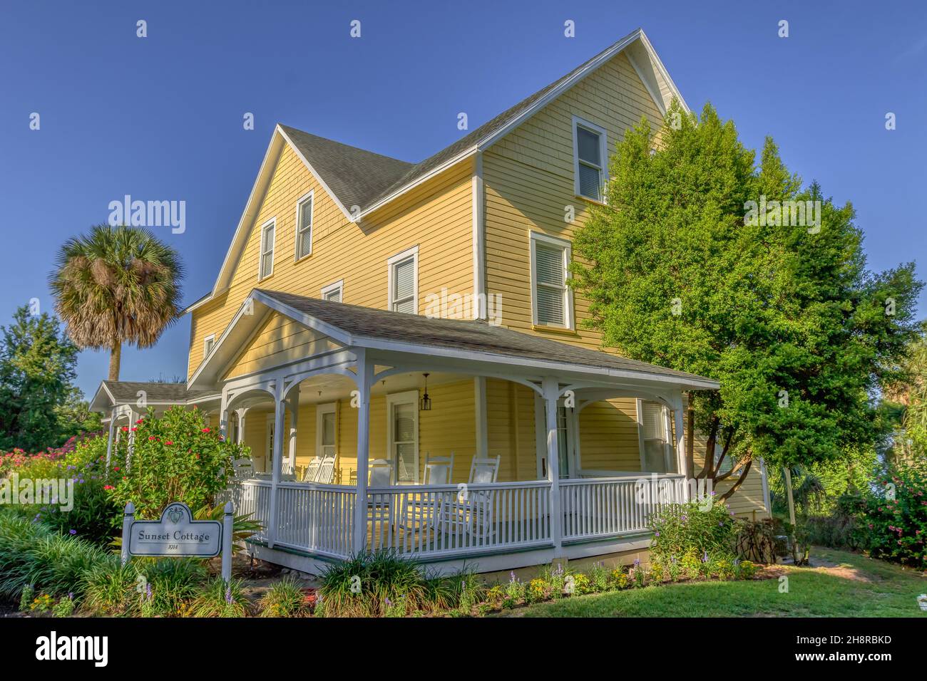 Lakeside hotel on Lake Dora in Mount Dora, Florida Stock Photo Alamy