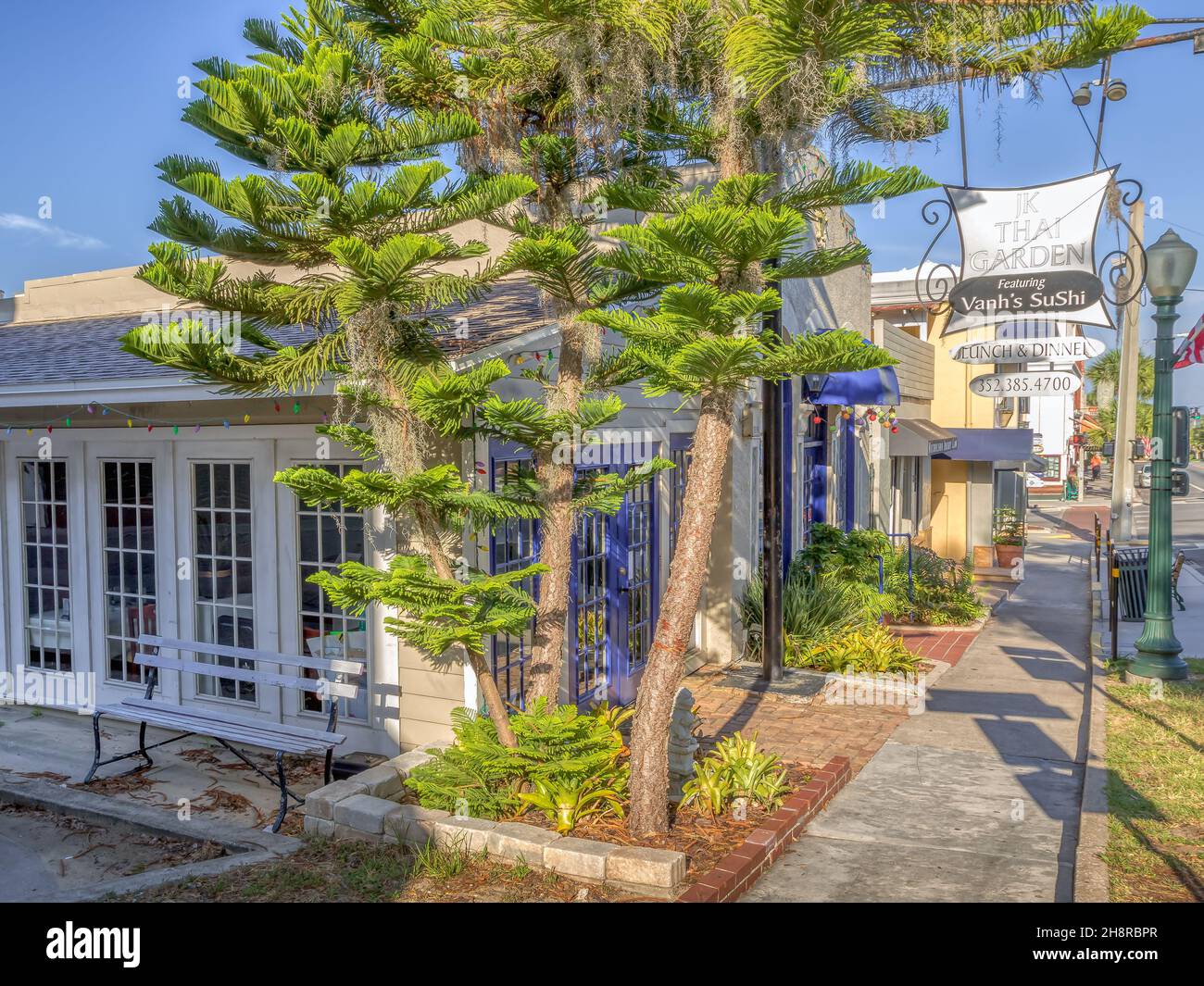Sidewalk shops in quaint downtown Mount Dora, Florida Stock Photo Alamy